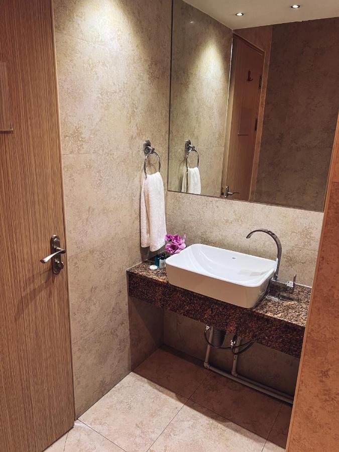 It Hotel Tumanyan Street Jerevan Eksteriør billede