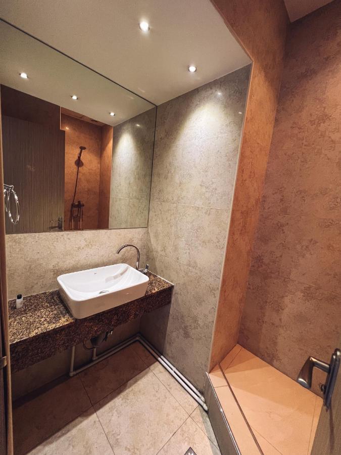 It Hotel Tumanyan Street Jerevan Eksteriør billede
